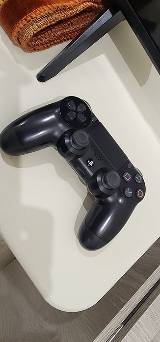 Sony play station 4pro. 1tr