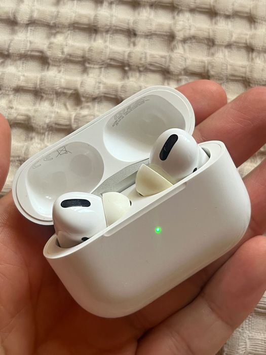 Продам airpods pro оригинал 100%