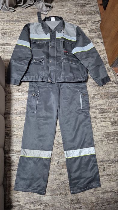 Срочно спецодежда 2 комплекта недорого
