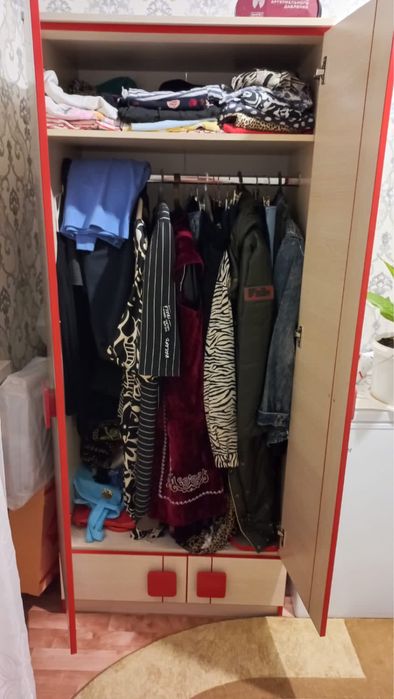 Продаю гарнитур