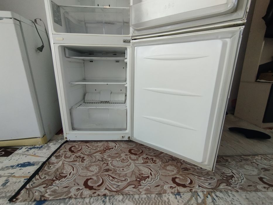 Продам холодильник