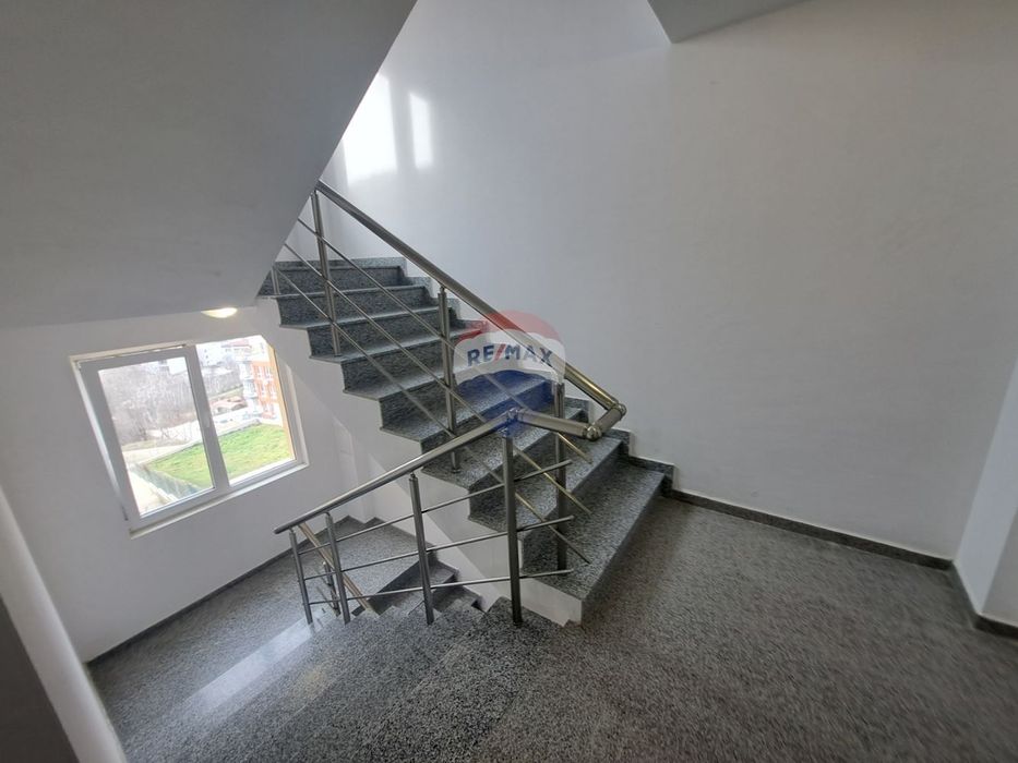 Дава се под наем Двустаен апартамент в Варна, Възраждане 3 - 53 кв.м за 408 € - Снимка #11