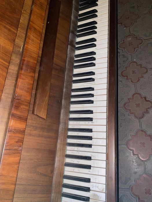 пианино продам бсср