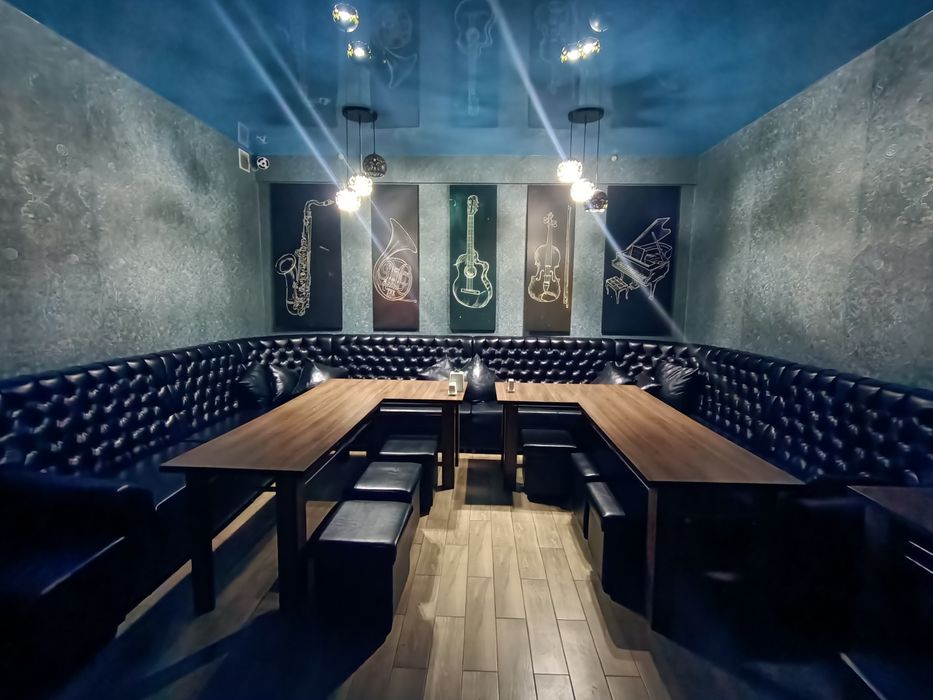 Продаем комплект диван и столы