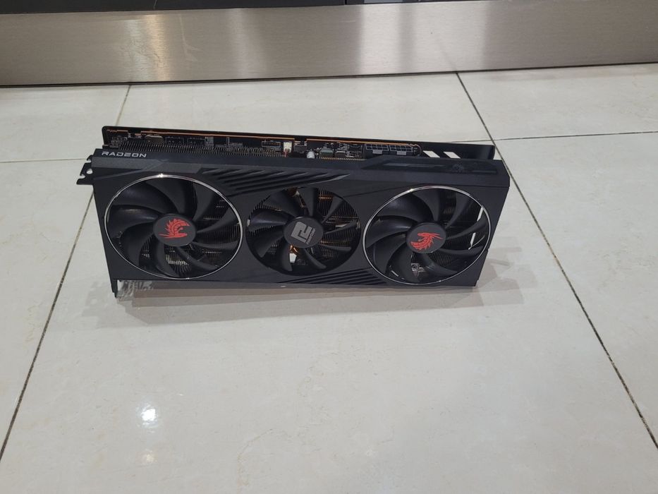 Red Dragon Amd Radeon RX6800 16Gb
DDR 6 4K PSIe4 
Ведеокартата е не