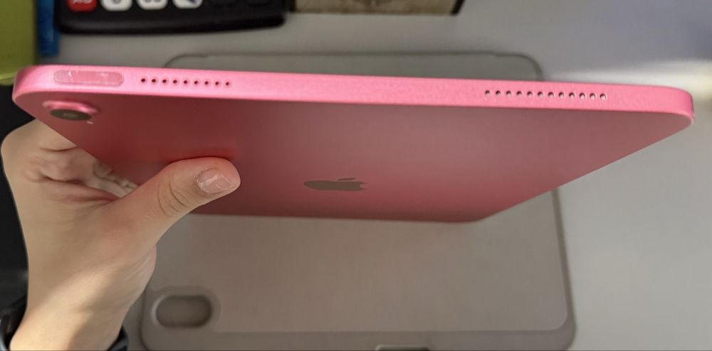 Продаю планшет Apple iPad A16 в идеальном сосотянии.