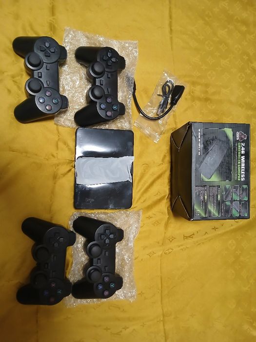 Assalom alekum Pristavka sotiladi 64gb Xar xil Uyinlar bor 2kishi