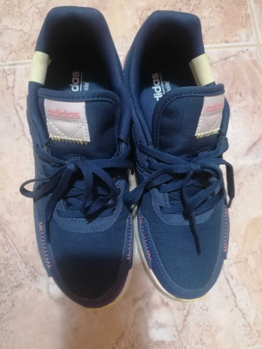 Оригинални дамски маратонки Adidas