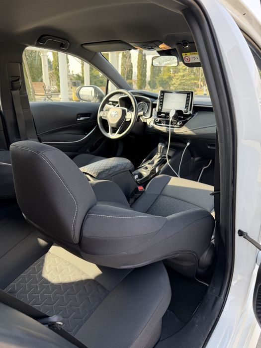 Toyota Corolla 1.8 Hybrid / Automat CVT / 2019 / LED / Cruise Control