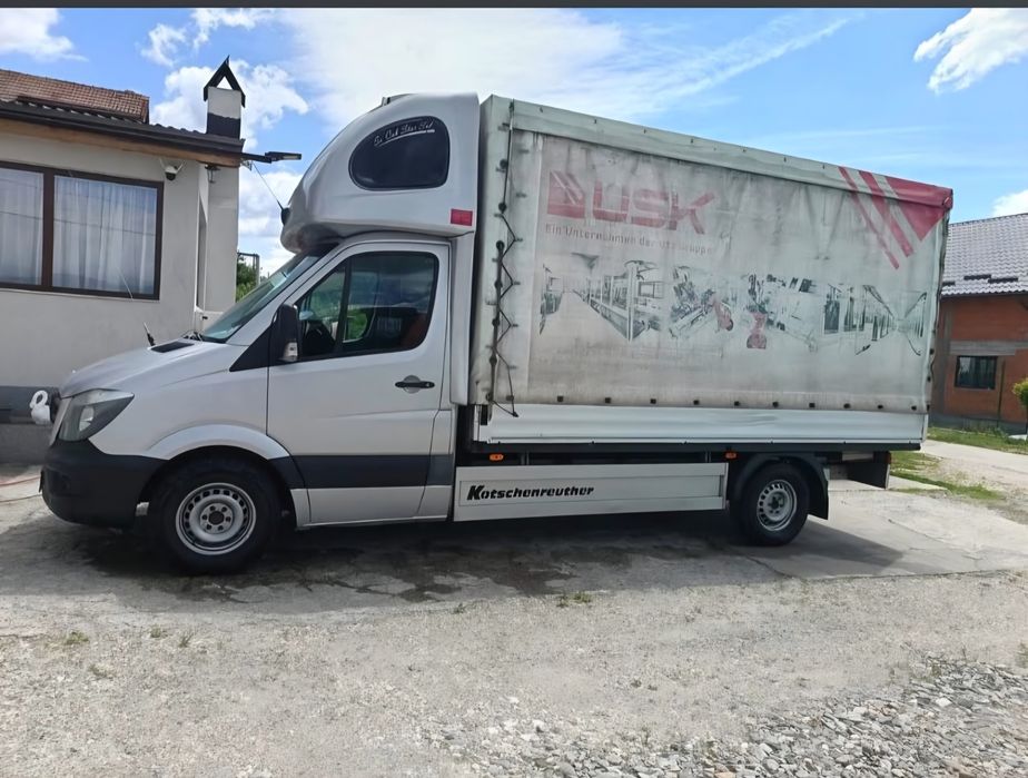Vând Mercedes-Sprinter