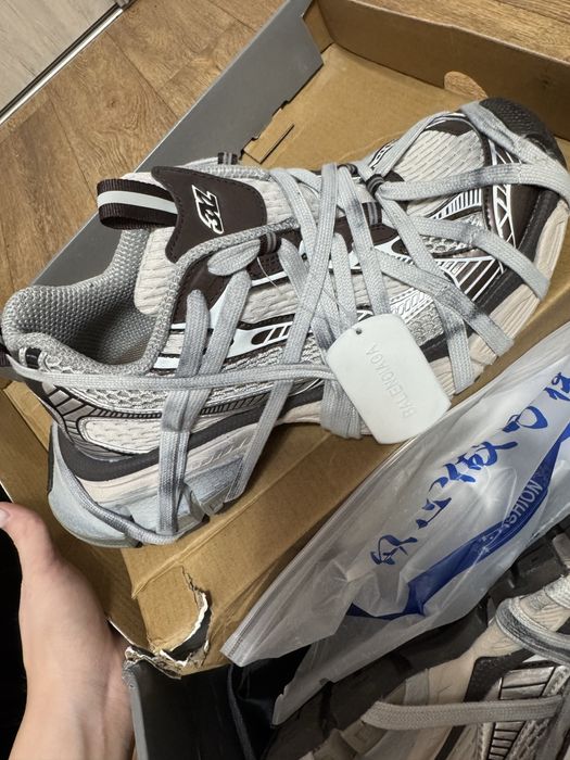 Продам кроссовки 3xl