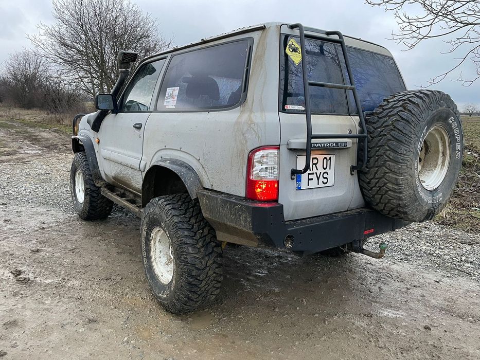 Nissan Patrol Y61 Scurt 3.0 TDDI An 2004 Pret 11800 Euro