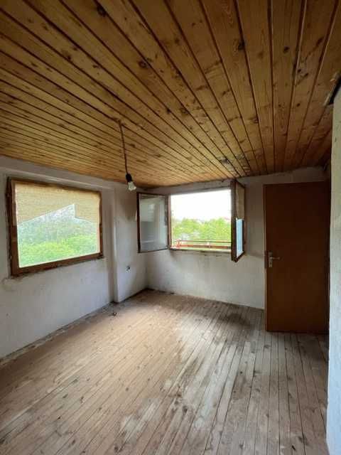 Продава прекрасна къща в село Долно Сахране,