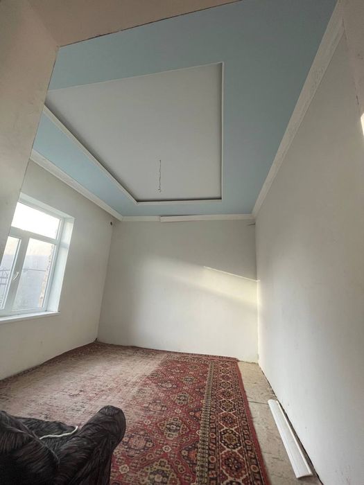 Uy sotiladi srochna 6 sotix