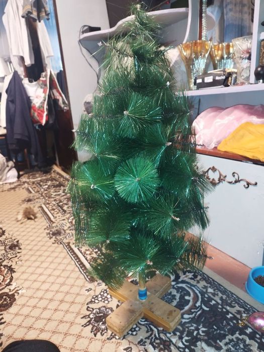 Продаю ёлку в хорошем состоянии