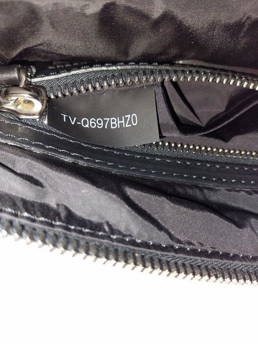 Vând geanta Valentino originala !