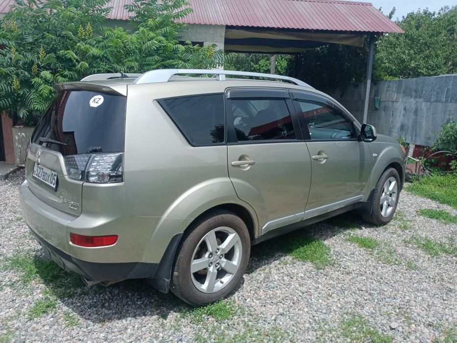 Митсубиси Аутлендер