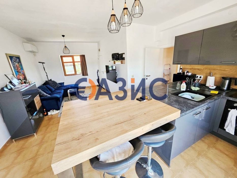 Продава се Тристаен апартамент в с. Кошарица, Област Бургас - 96 кв.м за 937 €/кв.м - Снимка #3