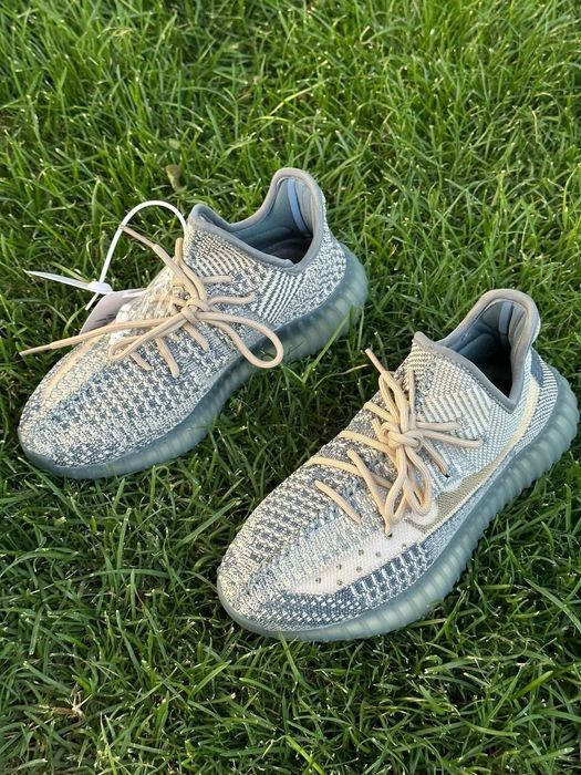 Yeezy boost 350.