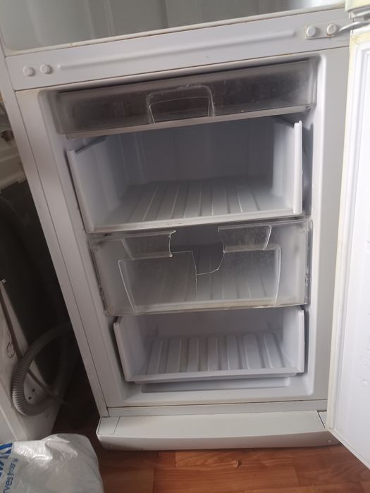 Холодильник INDESIT