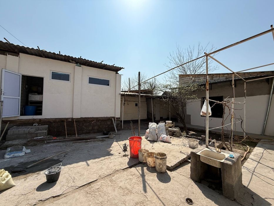 Продаётся дом участок с бизнесом 1-линия по ул Бектемир Шох кучаси