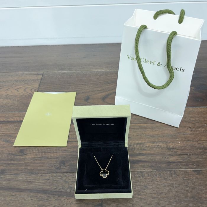 Lant aur 18k Van Cleef