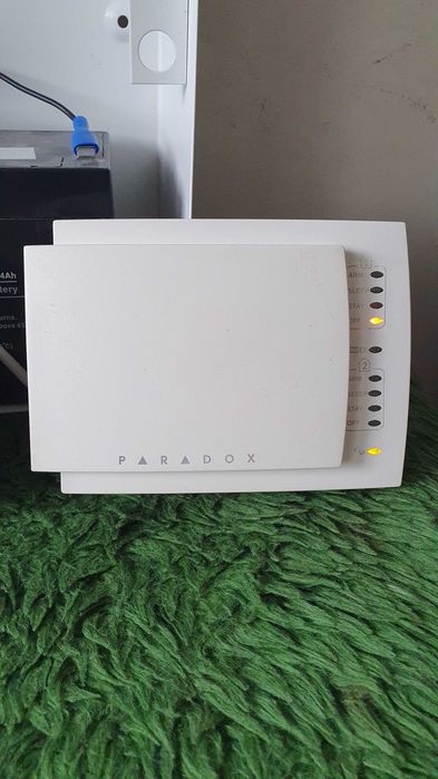 Сот комплект Paradox E 65 с дистанционно управление