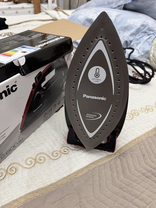 Продаетс утюг Panasonic почти новый