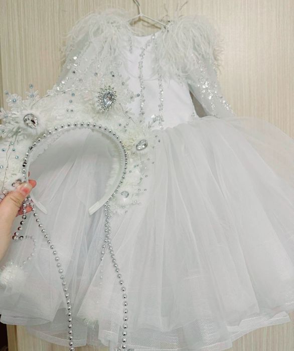 Белое платье от 3 до 5 лет