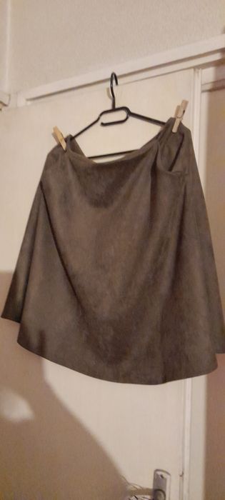 Fustă, piele întoarsă, marca WALLIS, XL..