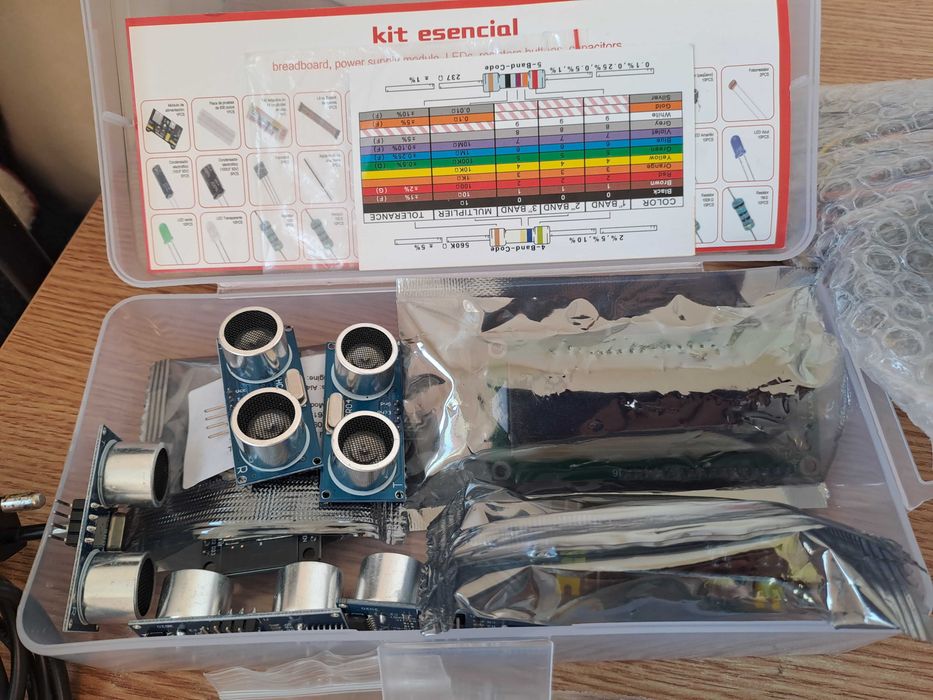 Vând kit Arduino pentru incepatori