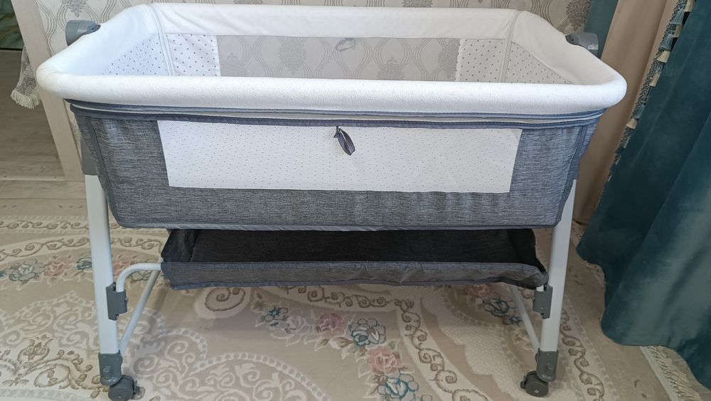 Кровать,   манеж