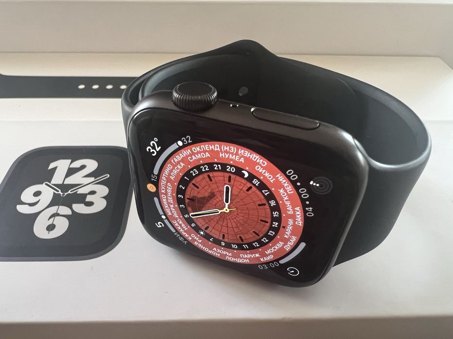 Apple Watch SE 44мм Black, аккумулятор 100%, отличное состояние