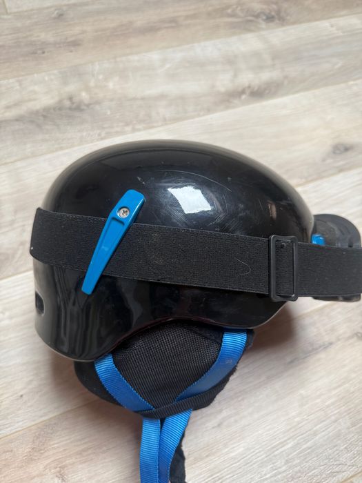 Vând cască ski Crivit mărimea S, cu ochelari de soare