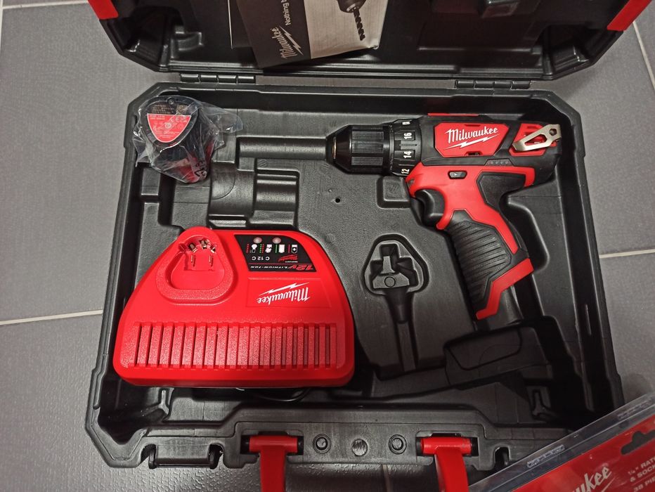 Milwaukee M12BDD