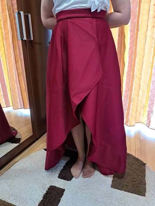 Fusta cu trena burgundy / neagra / verde inchis