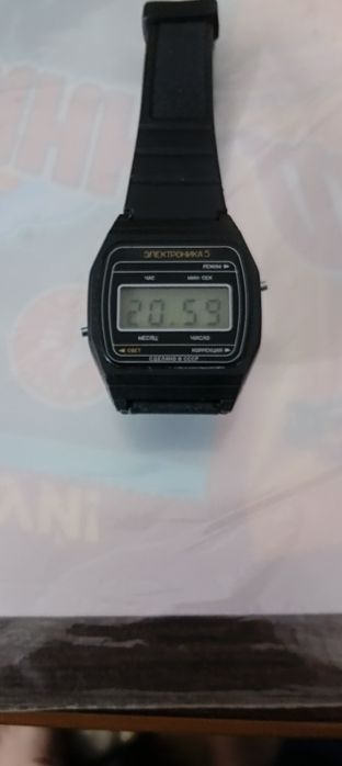 Часы Электроника.