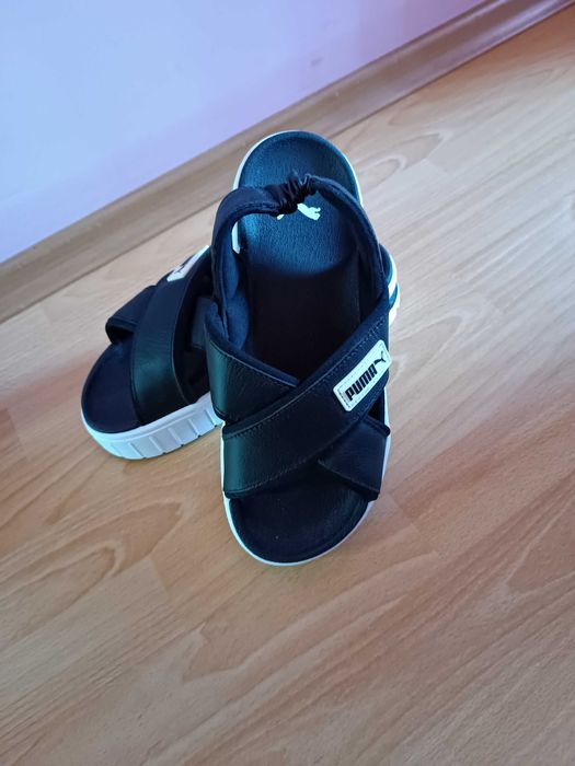 Чисто нови сандали Пума