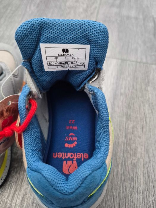 Adidași noi, elefanten, mărimea 22