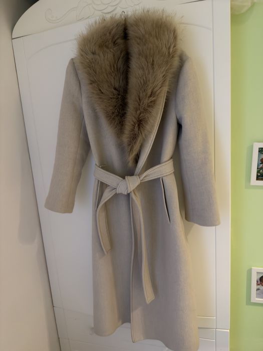 Бежово палто на Zara