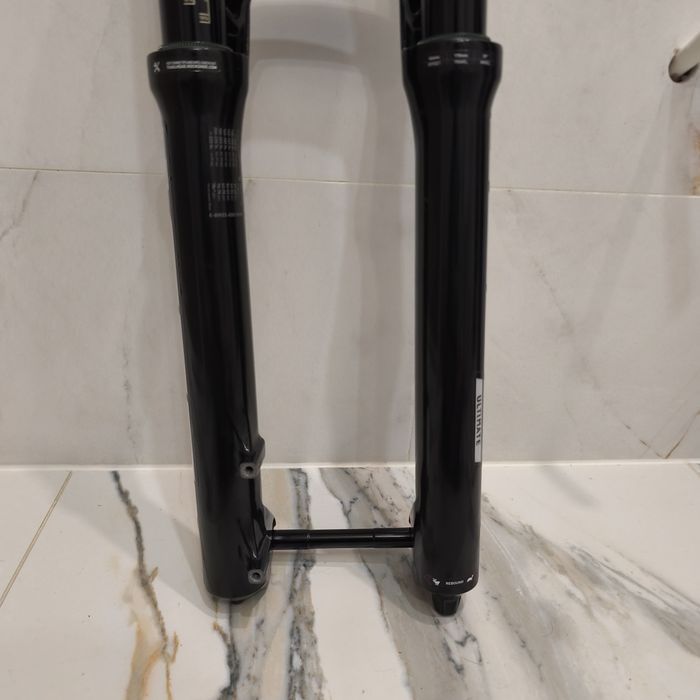 Rock shox Zeb ultimate 29  почти нов