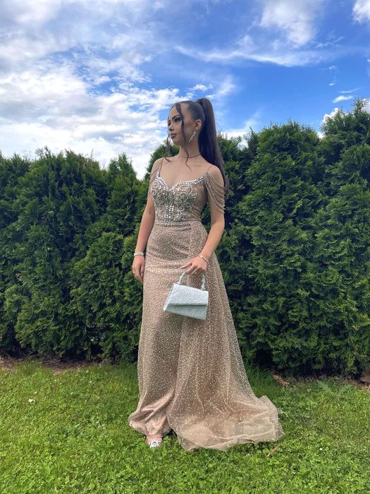 Бална рокля с камъни