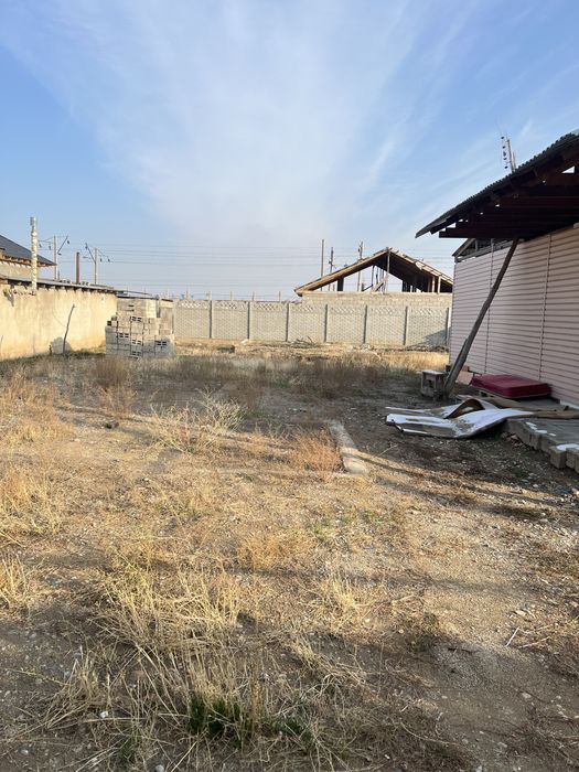 Участок с домиком продам