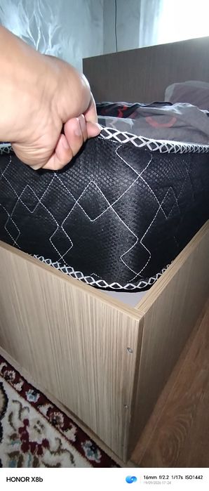 Продам кровать вместе с матрасом!