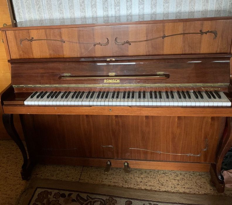 Продам пианино Ronisch