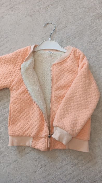 Продам бомбер на девочку