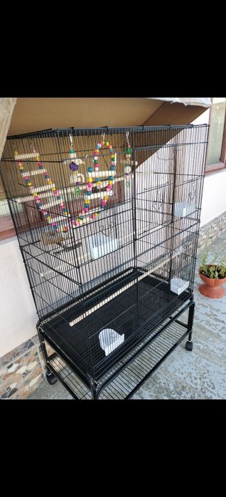 Voliera mare pentru păsări exotice