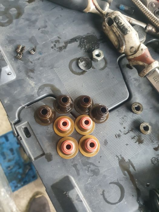 Schimb simeringuri supape bmw e90 , e87 .