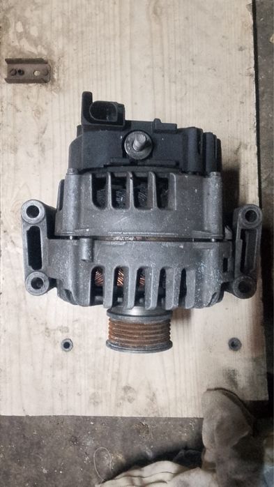 Генератор мерседес GL 286 мотор.