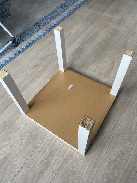 Продаю маленький стол 55х55